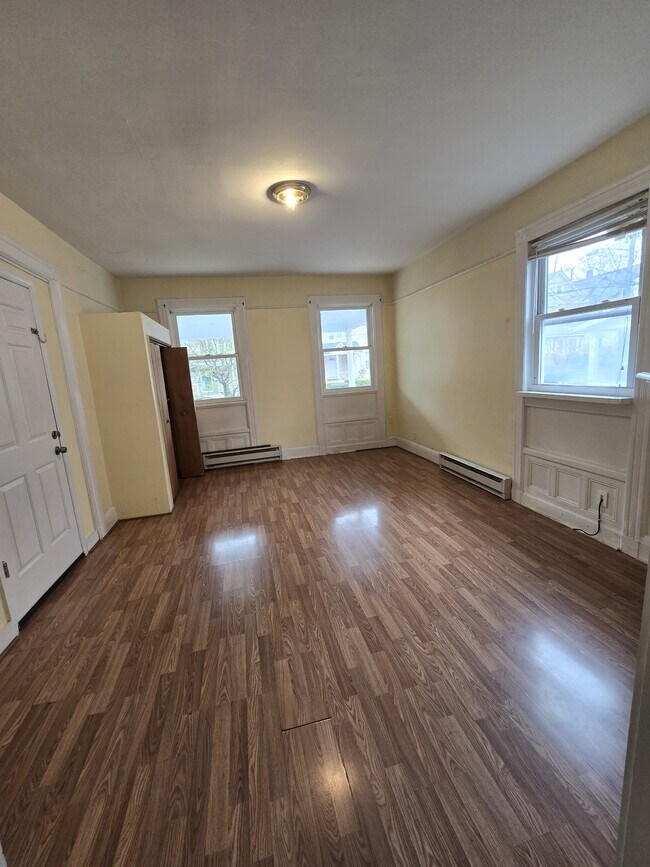 Building Photo - 55 Westervelt Ave