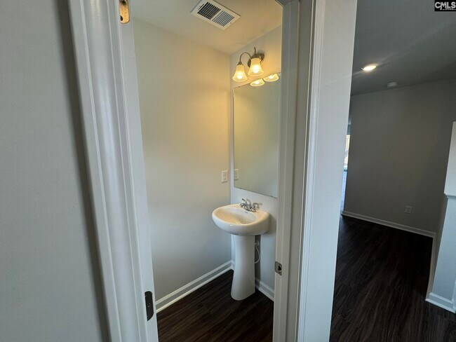 Foto del edificio - 287 Brando Wy