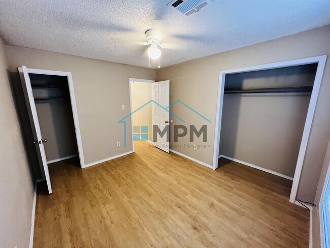 Building Photo - 138 Jennifer Ln