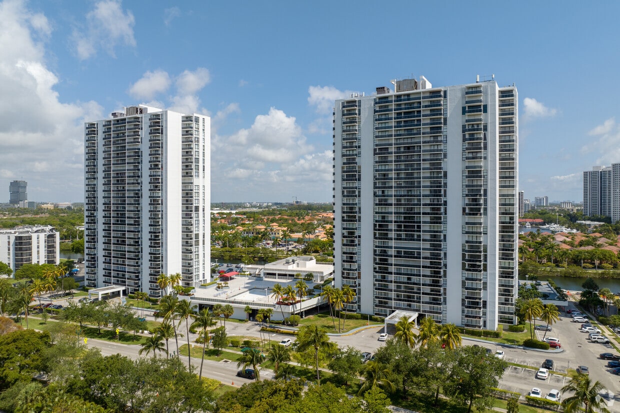 Primary Photo - El Dorado Towers
