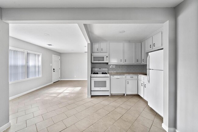 Building Photo - 234 W 27th St