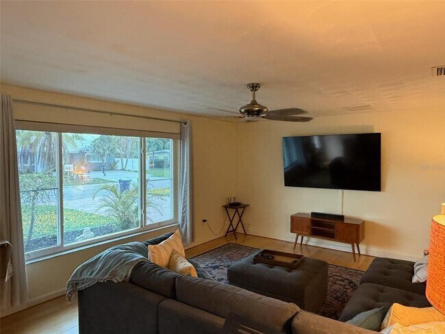 Building Photo - 2720 Goldenrod St