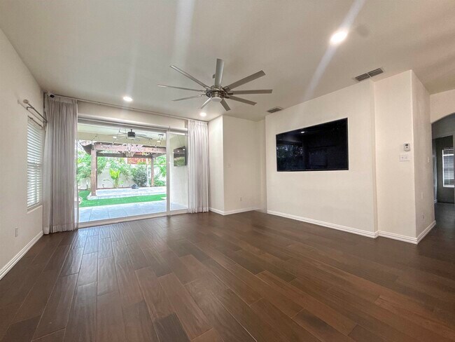 Foto del edificio - 3128 Rosco Dr