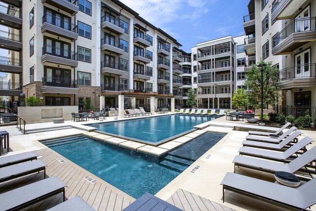 Foto del edificio - 11001 Austin Ln