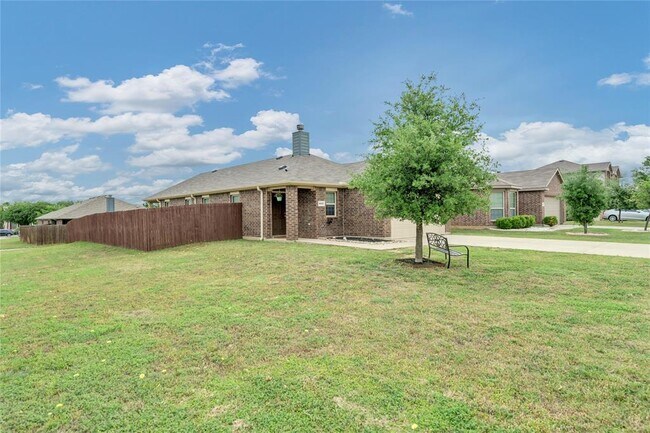 Building Photo - 9001 Tumbleweed Dr