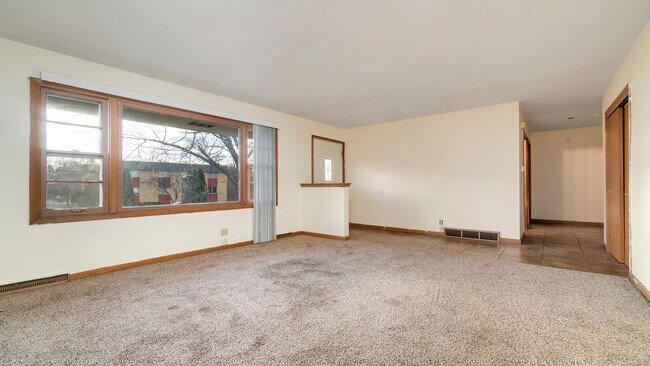 Building Photo - 229 Flintridge Dr
