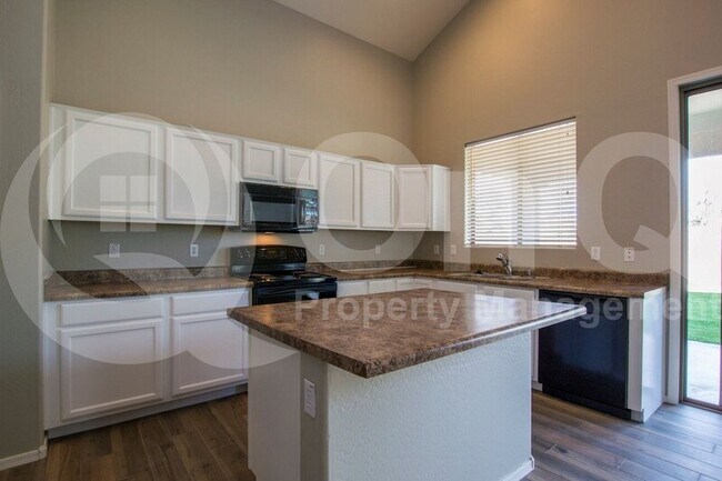 Foto del edificio - 3690 E Janelle Ct