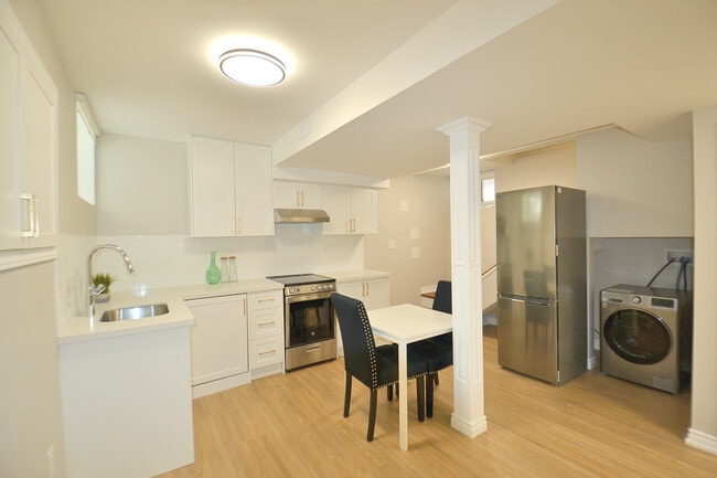 Building Photo - 102 Belmont Av