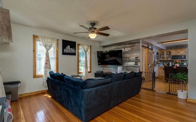 Foto del edificio - 415 8th St N