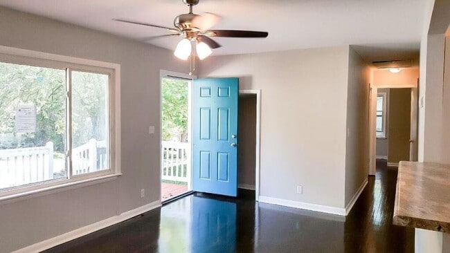 Building Photo - 2808 S 24th St