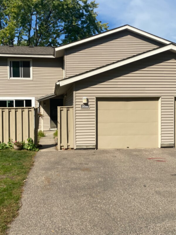 Building Photo - 998 Carmel Ct