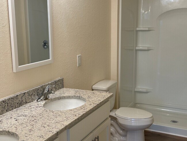 Building Photo - 9006 Meadow Cir