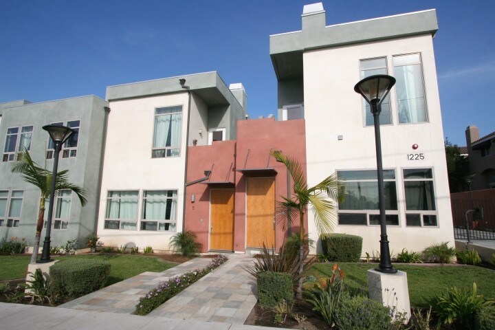 Foto principal - 1225 E Grand Ave