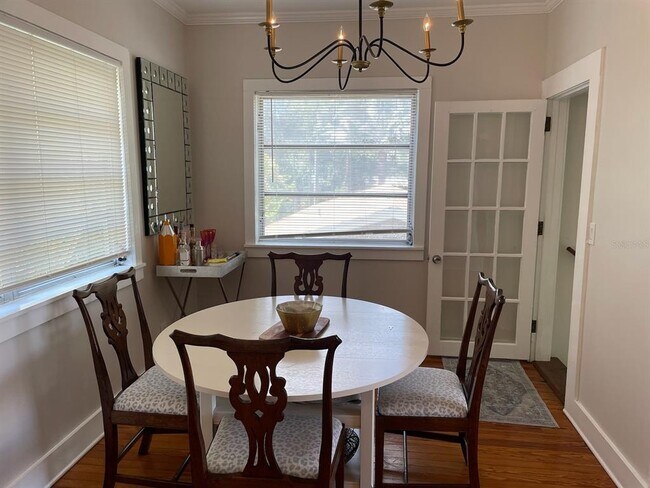 Foto del edificio - 1904 W Bristol Ave