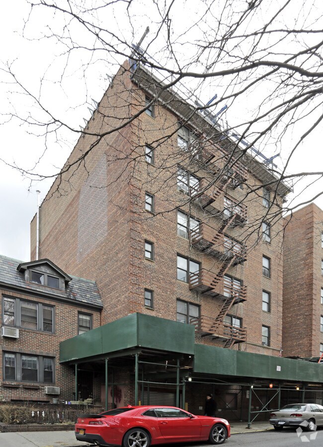 Foto del edificio - 39-89 50th Street