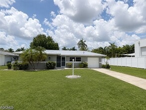 Building Photo - 912 Dolphin Dr