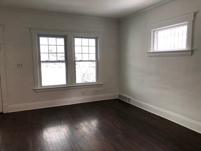 Foto del edificio - 14623 Clifton Blvd