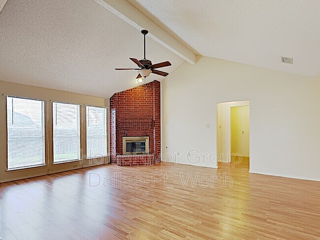Building Photo - 811 Miles Ln
