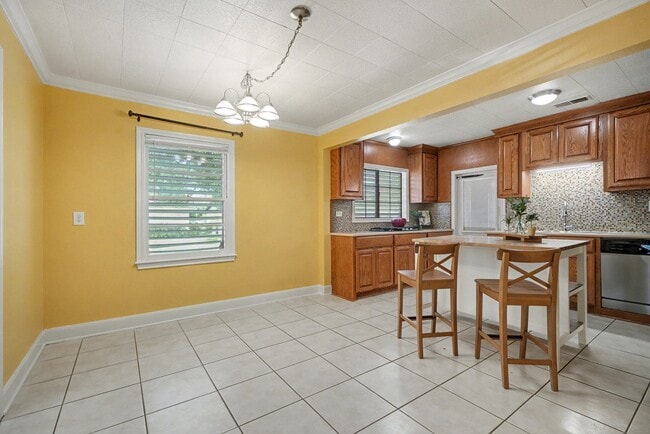 Foto del edificio - 130 San Fernando Dr