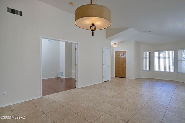 Building Photo - Sharp 3 Bedroom Northwest Home with Pool in Popular Cañada Hills