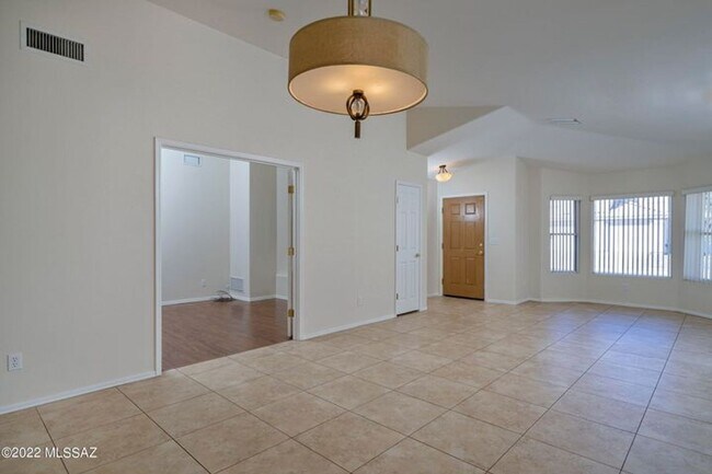 Foto del edificio - Sharp 3 Bedroom Northwest Home with Pool in Popular Cañada Hills