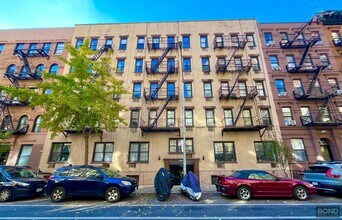 Building Photo - 306 E 91st St