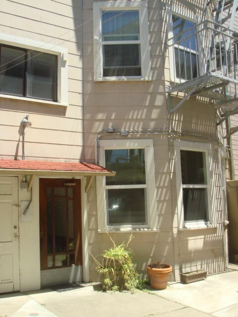 Building Photo - 2914 Larkin St