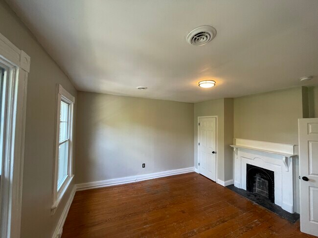 Building Photo - 3112 North Ave
