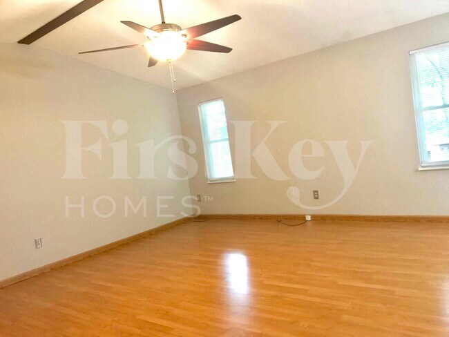 Foto del edificio - 1248 Mendoza Dr