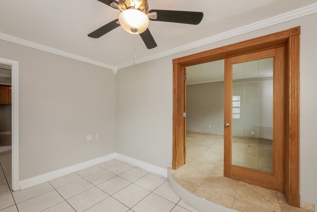 Foto del edificio - 5809 Buchanan St