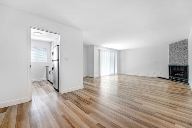 Building Photo - 843 18th St