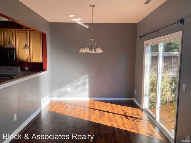 Foto del edificio - 5531 Berry Creek Cir