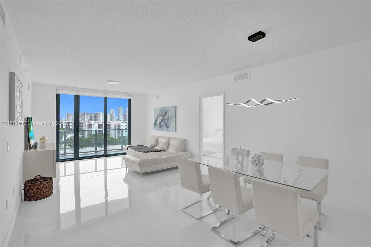 Primary Photo - 330 Sunny Isles Blvd