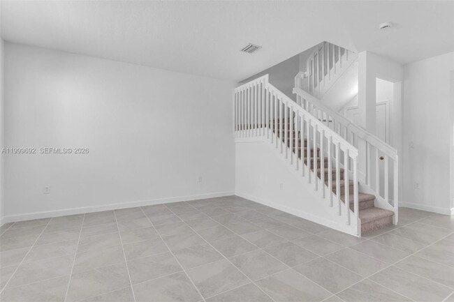 Building Photo - 2661 SE 28th St