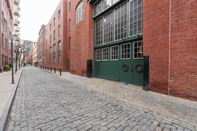 Foto del edificio - Old City Charmer Historic Building