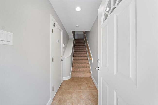 Building Photo - 2710 Hullsmith Dr