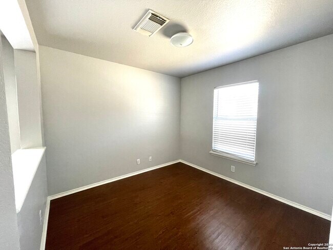 Foto del edificio - 13 Palomar Hills