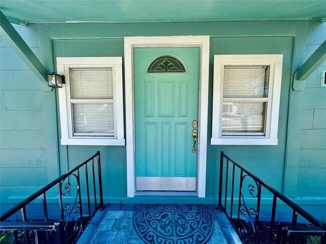 Building Photo - 3110 10th Ave N