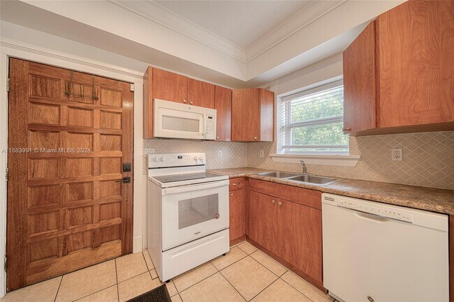 Foto del edificio - 2205 SW 13th St