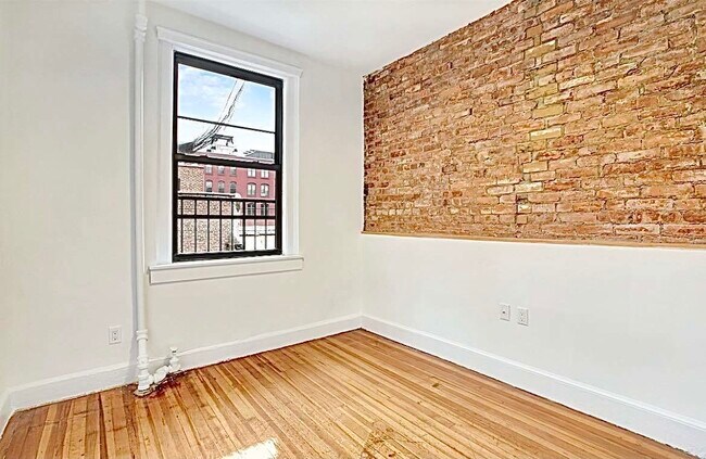 Building Photo - 149 Sullivan St