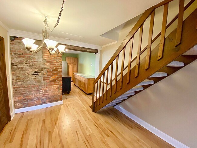 Foto del edificio - Lovely Three-Bedroom/2.5 Bath Fells Point ...