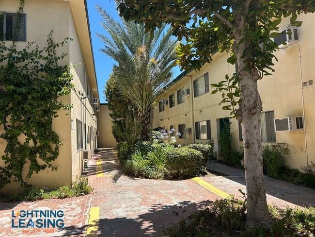 Building Photo - 5130 Yarmouth-25D