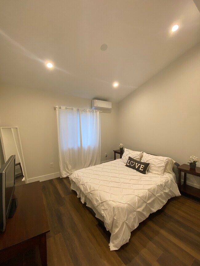Bedroom - 5508 W 138th Plz