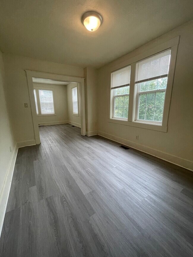 Foto del edificio - COME MEET YOUR NEW HOME! 2 BEDROOM DUPLEX ...