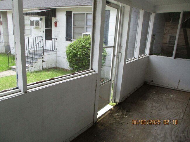 Building Photo - 522 Flint Ave