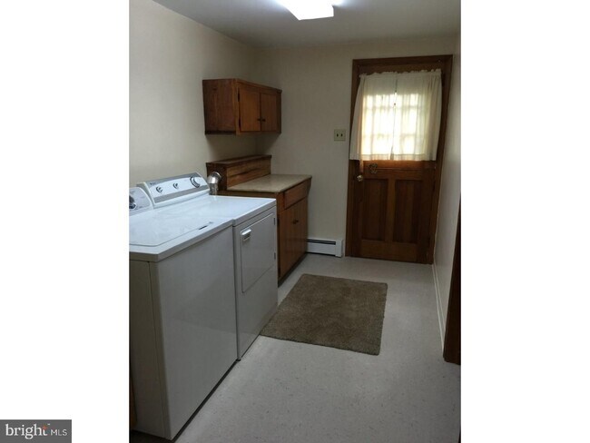 Building Photo - 4573 Smith Rd