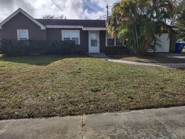 Building Photo - 399 Manly Ave