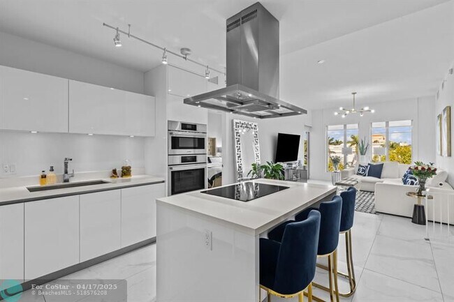 Building Photo - 155 E Boca Raton Rd