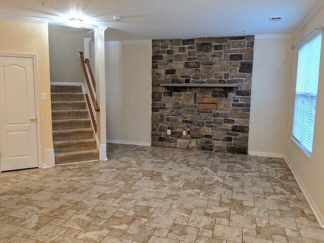 Foto del edificio - 3 Level townhouse in Frederick available e...