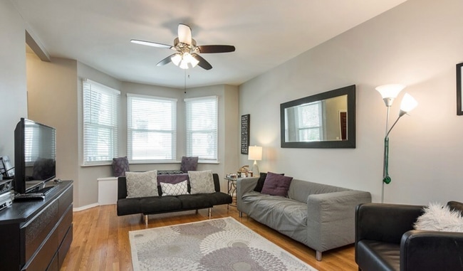 Photo - 1709 W Fletcher St Apartment